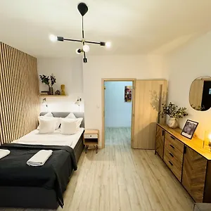 Nicelovely & Dlouha Apartment